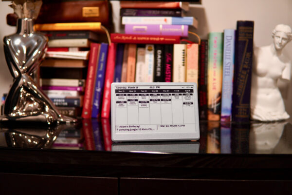 WiFi 7.5" E-Ink Calendar by UkieLab - works with Apple iCould Calendar - Image 10