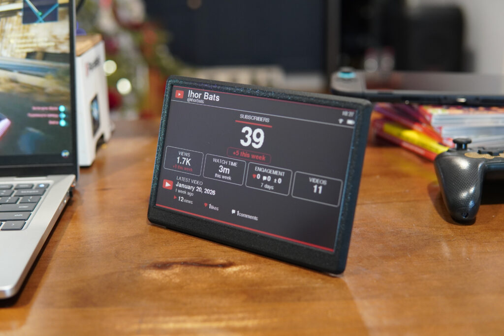 Subscriber counter at an angle showing the channel stats